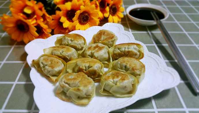 电饼铛芹菜香菇馄饨