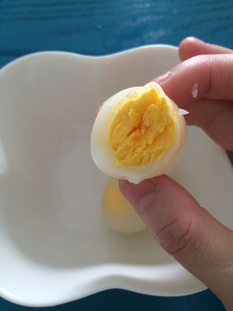 水煮白鸽蛋的正确方法的做法
