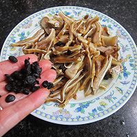 微炉豆豉猪耳的做法图解5