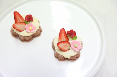 草莓樱花黄油蛋糕