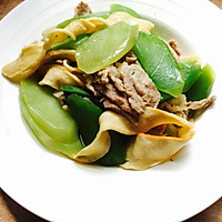 腐皮窝笋炒肉片的做法图解7