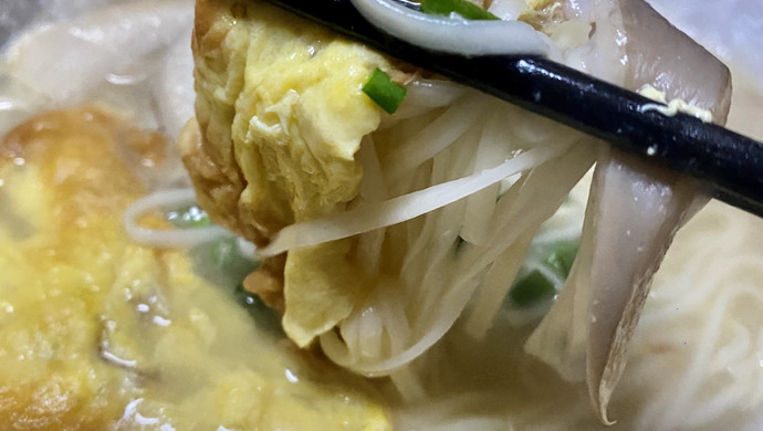 平菇煎蛋面