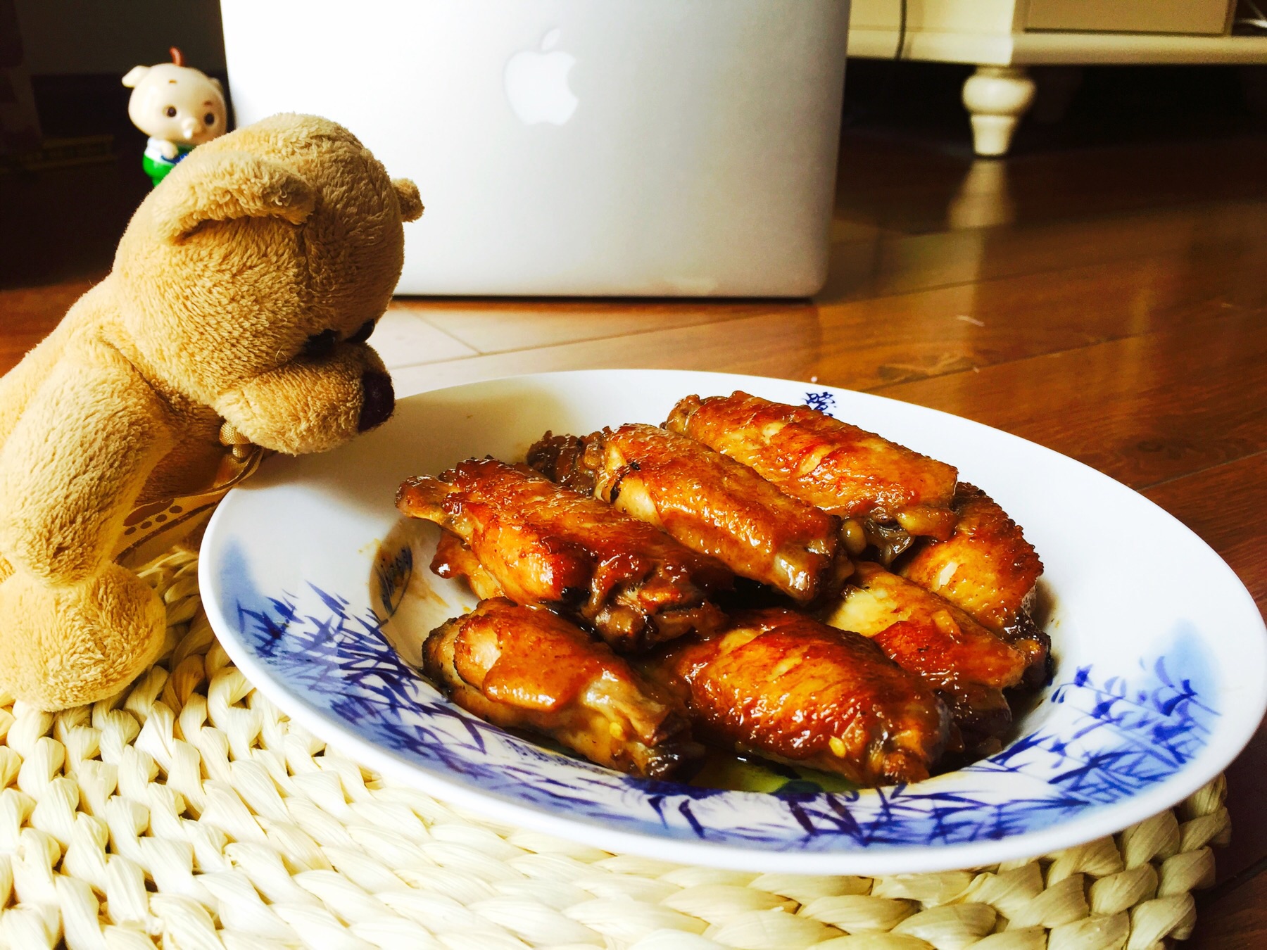 Braised chicken wings