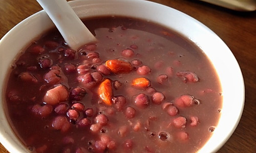 红豆薏米枸杞粥的做法