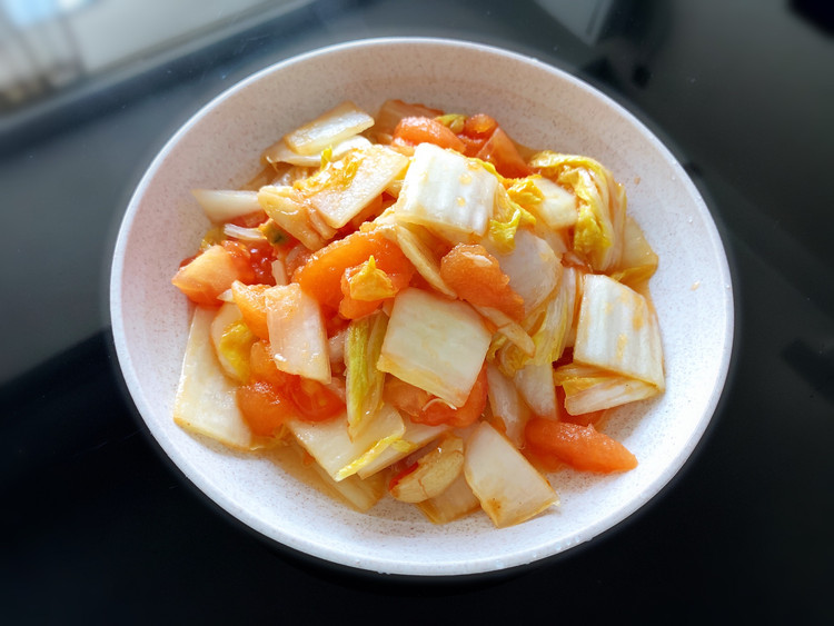 西红柿炒白菜的做法