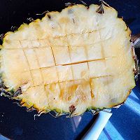 菠萝虾仁炒饭的做法图解2
