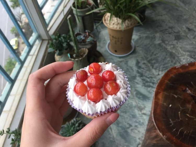 奶油纸杯蛋糕家庭简易版的做法