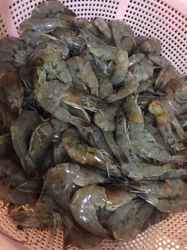 避风塘炒虾的做法图解1