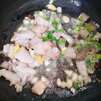 土豆粉炖白菜猪肉的做法图解6