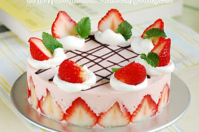 草莓酸奶慕司蛋糕