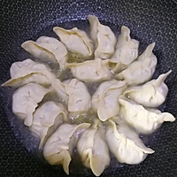 黄瓜大虾鸡蛋馅儿煎饺的做法图解11