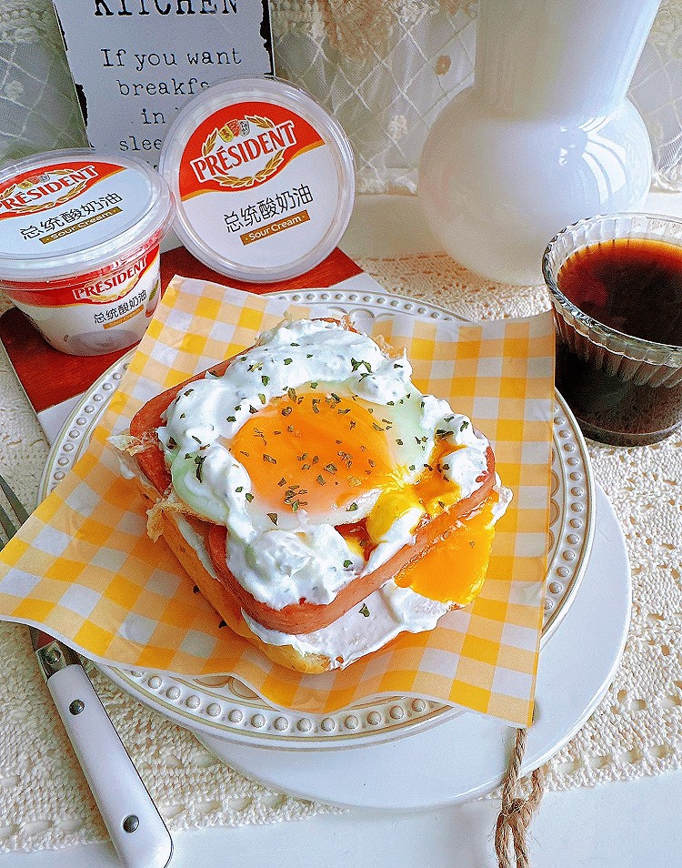 元气早午餐｜火腿蛋酸奶油开放三明治的做法