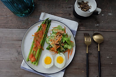 健康减脂早餐—芦笋鸡蛋沙拉