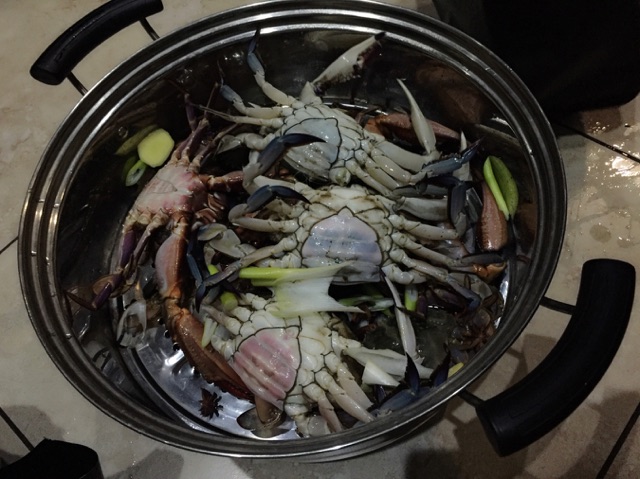 螃蟹约皮皮虾蒸桑拿的做法图解2