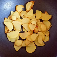 #憋在家里吃什么#干煎五花肉土豆片，让你连吃三顿都吃不够！的做法图解4