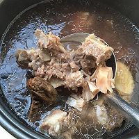红菇干贝排骨汤的做法图解5