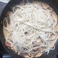 蘑菇培根奶油意面的做法图解8