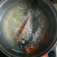 滋补鲫鱼汤的做法图解6
