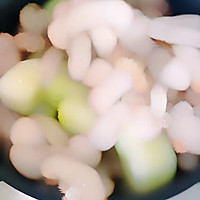 电饭锅煮汤（老黄瓜排骨汤）的做法图解1