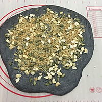 黑芝麻坚果养生欧包的做法图解12