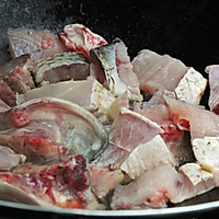 鲜美河鱼火锅，最简单的美食的做法图解2