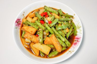 豆角烧土豆