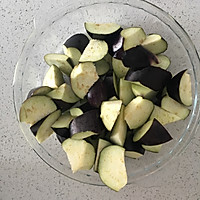 土豆炖茄子的做法图解1