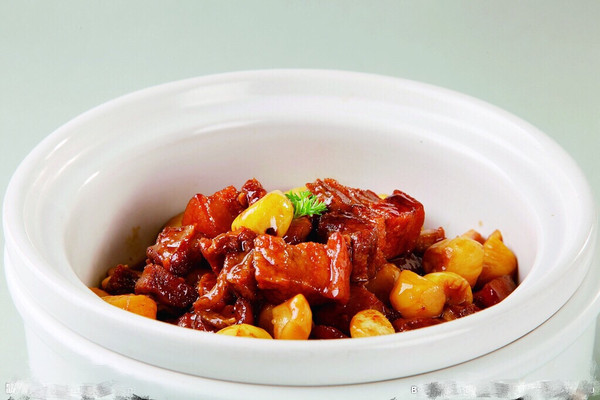 说起来你可能不信，是红烧肉先动的手