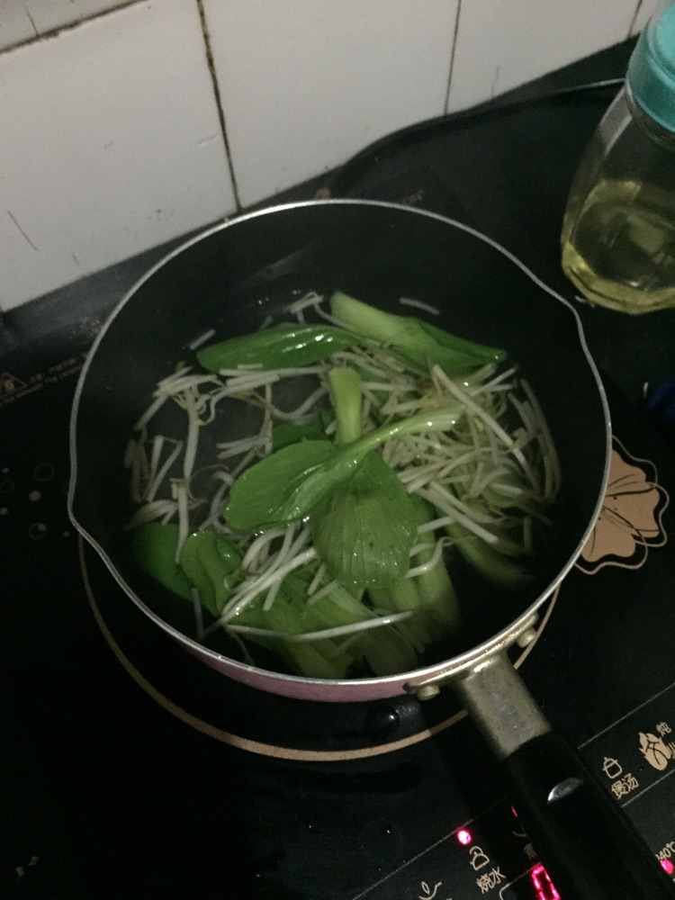 油泼面的做法图解1