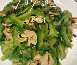 这样做的肉丝炒苦瓜真的一点也不苦的做法