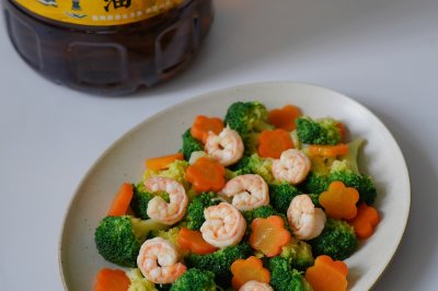 西蓝花胡萝卜炒虾仁