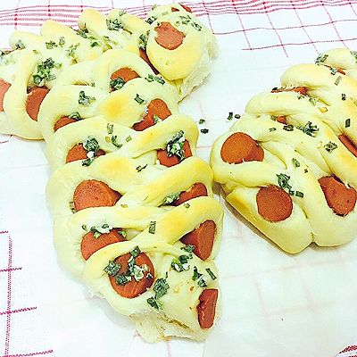 火腿肠葱花面包