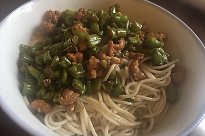 肉末豆角盖浇面