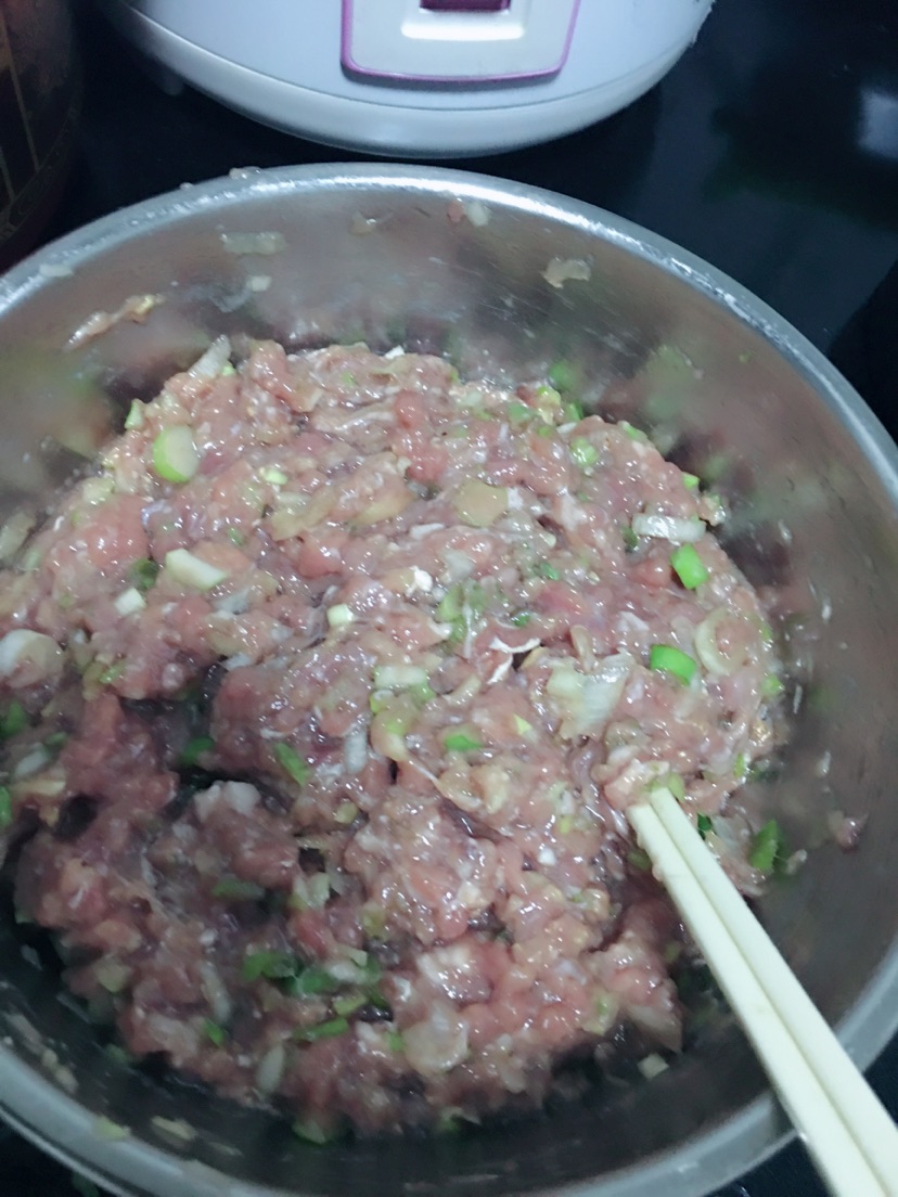 冬至—羊肉大葱饺子的做法图解1