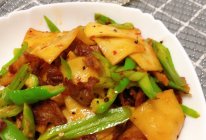 这样炒肉不柴，鸡蛋软饼小炒肉的做法