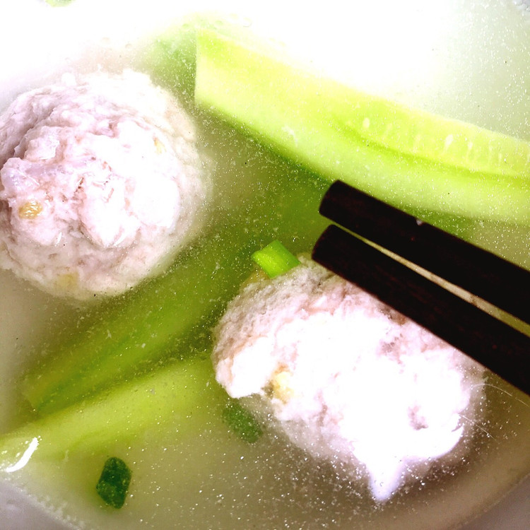黄瓜圆子汤的做法