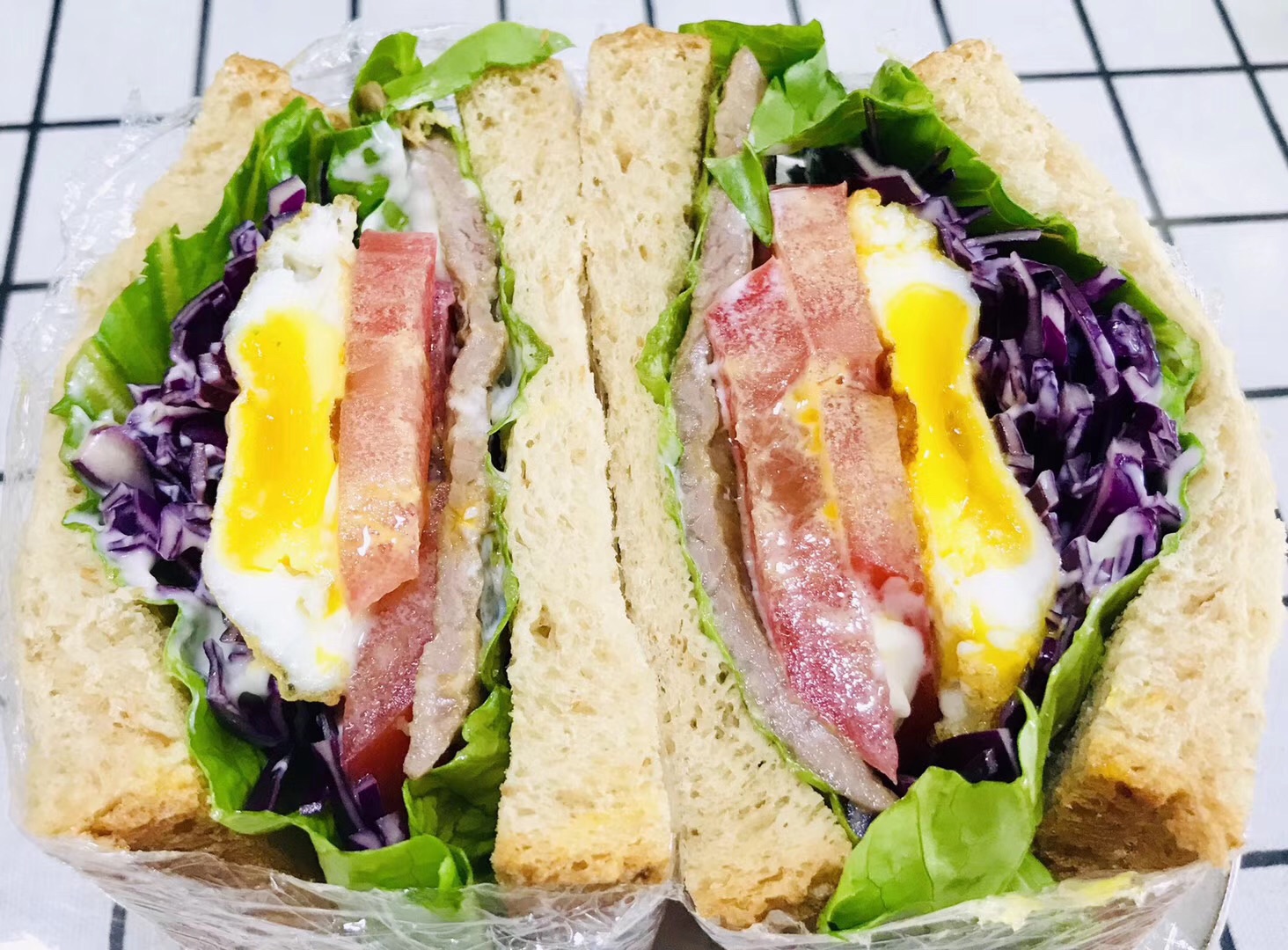 A delicious beef sandwich