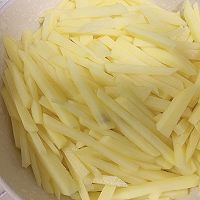 青椒土豆条的做法图解2
