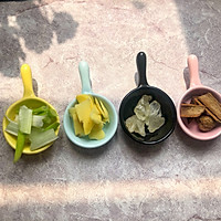 红烧肉炖鹌鹑蛋的做法图解1