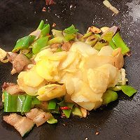 香喷喷干锅土豆回锅肉的做法图解7