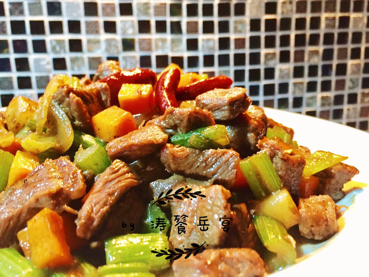 五彩牛肉粒的做法