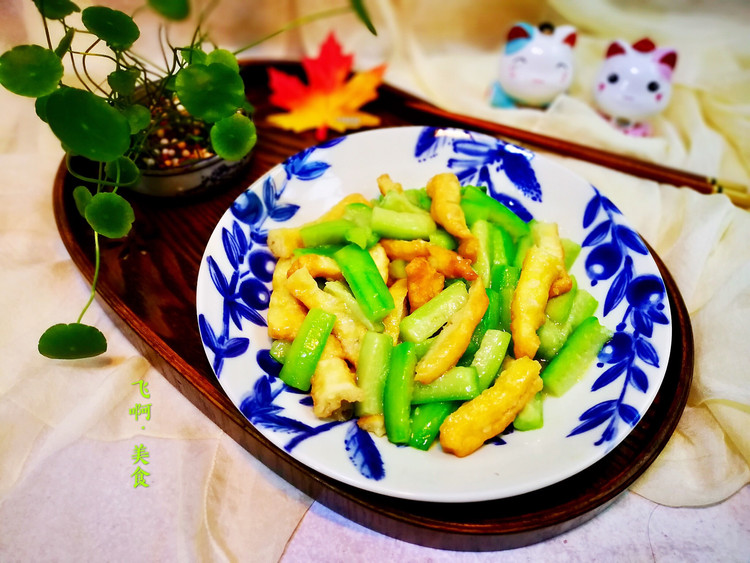 丝瓜炒油条的做法