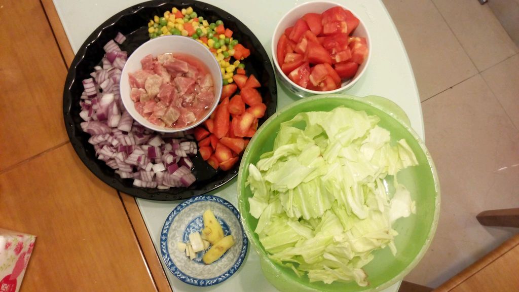 番茄牛肉蔬菜汤的做法图解1