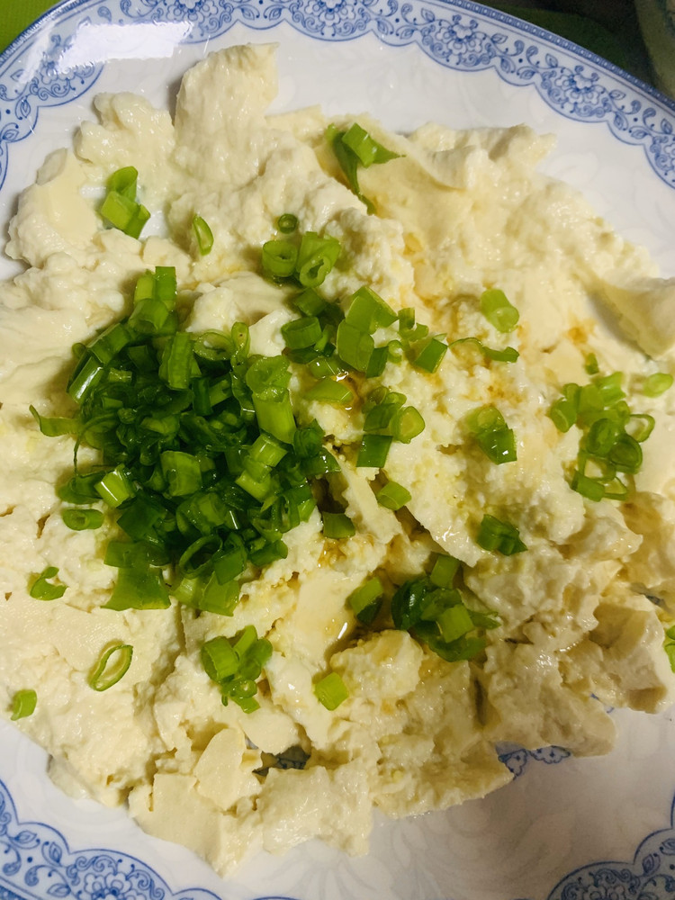 小葱拌豆腐的做法