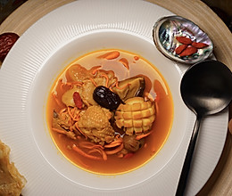 黄金花胶鸡汤 - 食材的自然甘甜与肉质鲜香的完美融合的做法