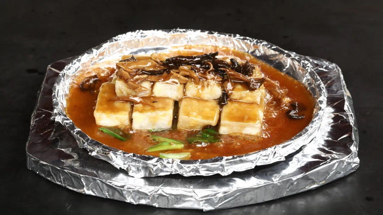 凉粉加豆腐是什么味？“铁板花生豆腐”，碰撞出冬日里的温暖的做法