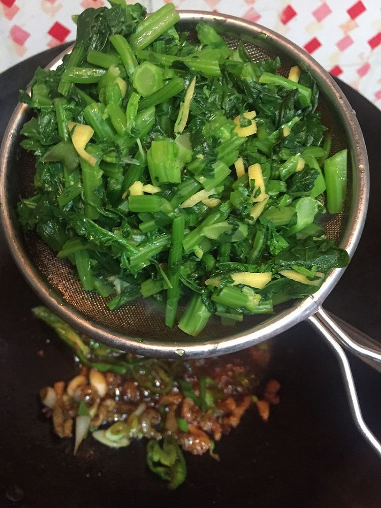 雪菜炒肉丝的做法