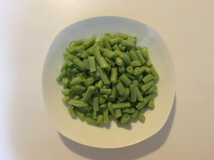 橄榄菜四季豆的做法图解1