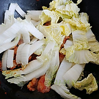 辣肉鸭血烧白菜的做法图解2