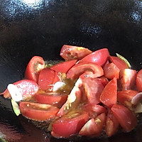 番茄鸡蛋海鲜菇汤的做法图解5